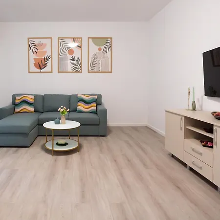 Апартаменты Soni Exclusive 1218 Plaza With Private Parking & Self Check-in