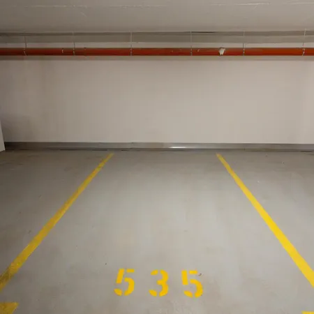 Soni Exclusive 1218 Plaza With Private Parking & Self Check-in *