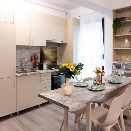 Daire Soni Exclusive 1218 Plaza With Private Parking & Self Check-in Bükreş