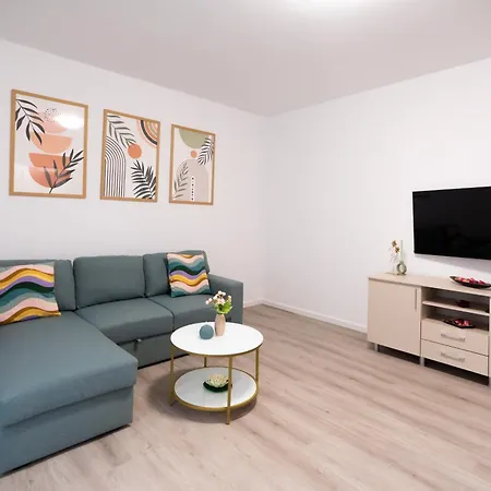 Soni Exclusive 1218 Plaza With Private Parking & Self Check-in *