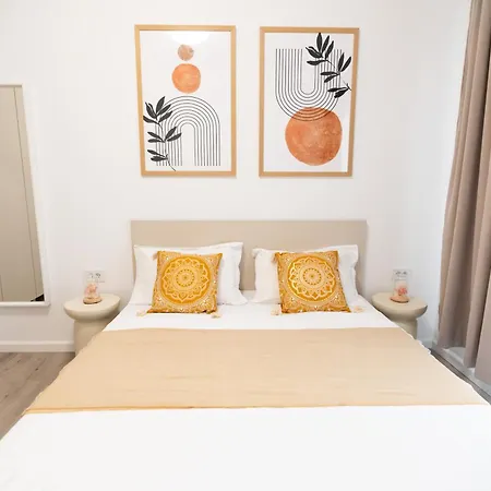 Soni Exclusive 1218 Plaza With Private Parking & Self Check-in *