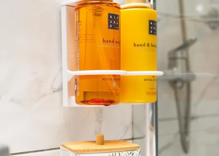 Soni Exclusive 1218 Plaza With Private Parking & Self Check-in Апартаменти