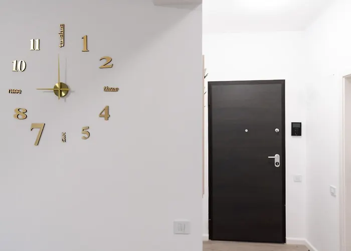 Soni Exclusive 1218 Plaza With Private Parking & Self Check-in