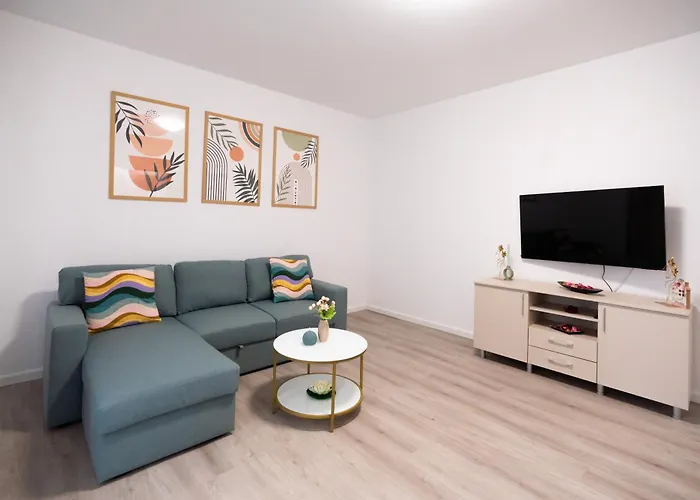 Soni Exclusive 1218 Plaza With Private Parking & Self Check-in *