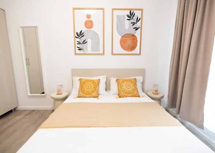 Soni Exclusive 1218 Plaza With Private Parking & Self Check-in *