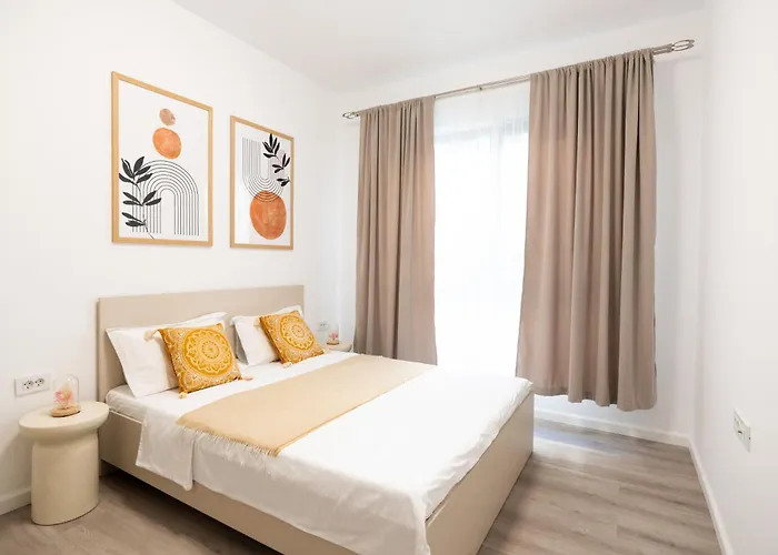 Soni Exclusive 1218 Plaza With Private Parking & Self Check-in